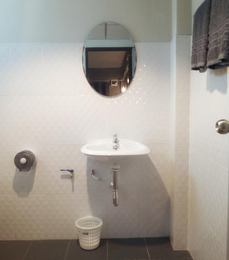4Hearts Loft House Hotel Surat Thani Bagian luar foto