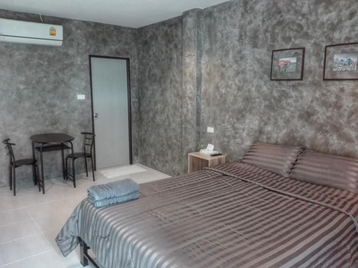 4Hearts Loft House Hotel Surat Thani Bagian luar foto