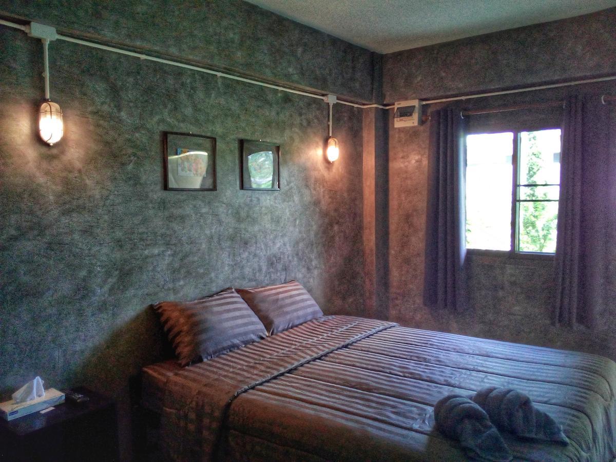4Hearts Loft House Hotel Surat Thani Bagian luar foto