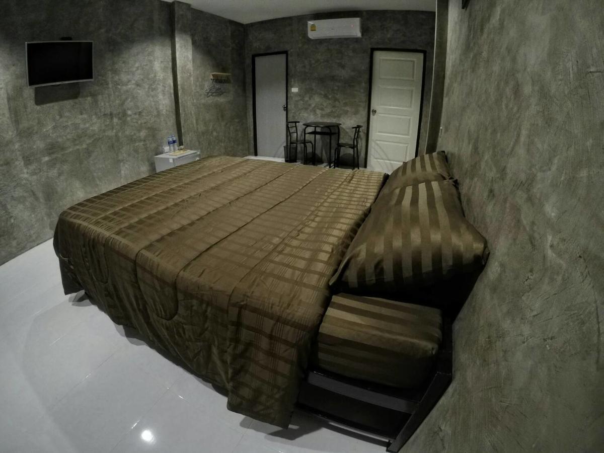 4Hearts Loft House Hotel Surat Thani Bagian luar foto