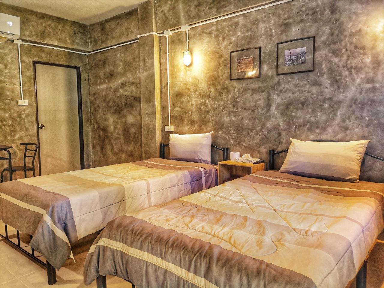 4Hearts Loft House Hotel Surat Thani Bagian luar foto