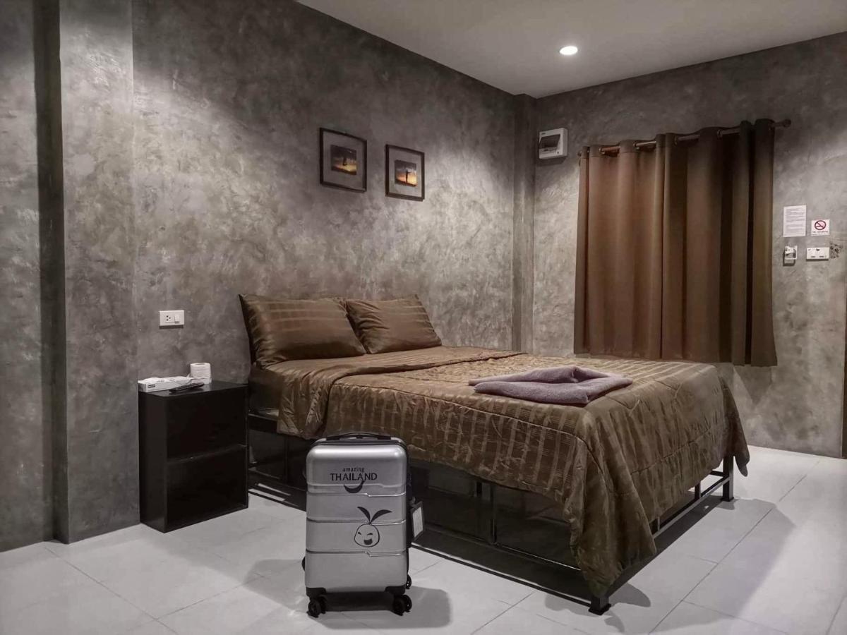 4Hearts Loft House Hotel Surat Thani Bagian luar foto